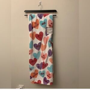 NWT *final sale *CANDY VALENTINES HEARTS THROW BLANKET